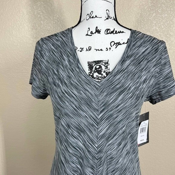 Bally Total Fitness gray top women active top gray short sleeve  size M gym yoga - Picture 7 of 12